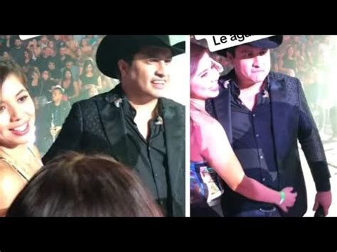 En concierto fanática toca de más a Julion Alvarez así reacciona el