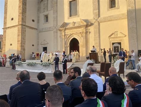 L Orafo Michele Affidato Realizza Per Insegne Episcopali Per Il Nuovo