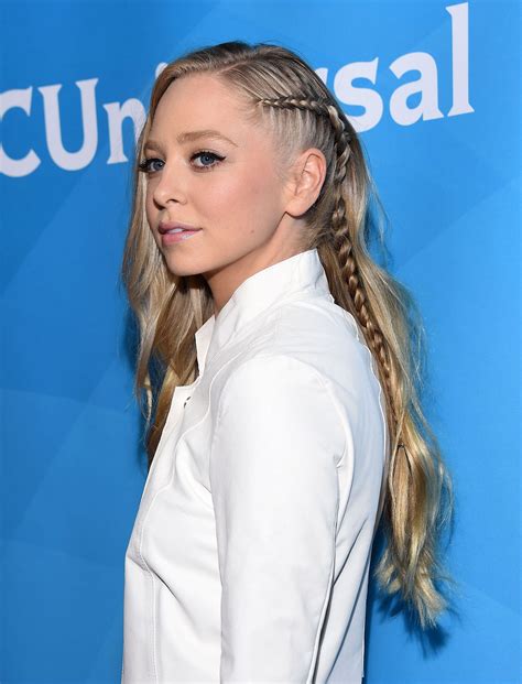 Hair Makeup And Nail Ideas To Steal From Portia Doubleday Glamour