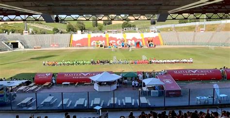 Pi Di Mila Persone Al Del Conero Derby La Festa Del Calcio