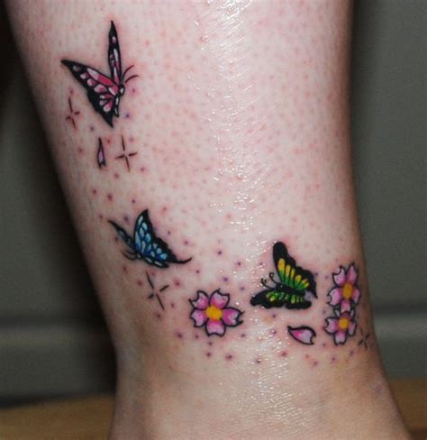 Tatuajes De Mariposas 【hermosas Y Femeninas】 Flower Wrist Tattoos