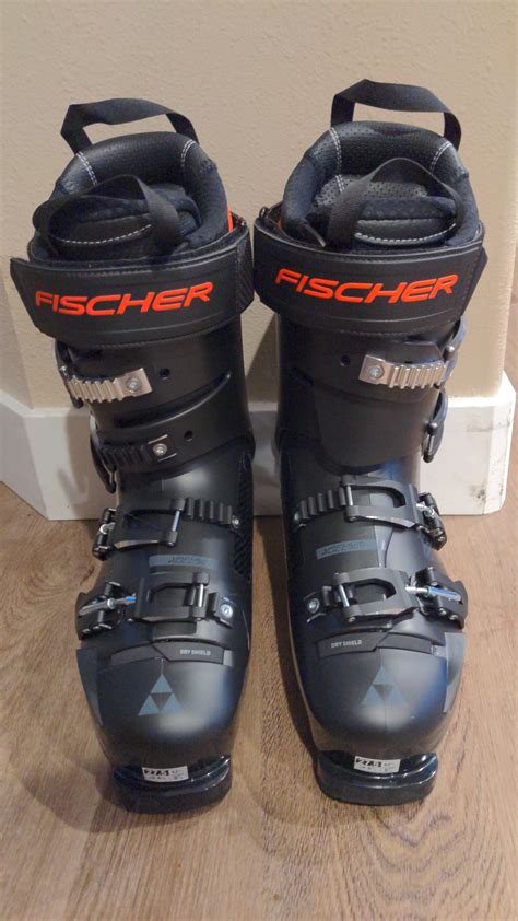 New Men S Fischer Rc Curv Ski Boots Medium Flex Sidelineswap