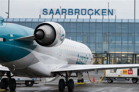 Bundeswehr Verlegt Truppen Ber Flughafen Saarbr Cken Nach Osteuropa