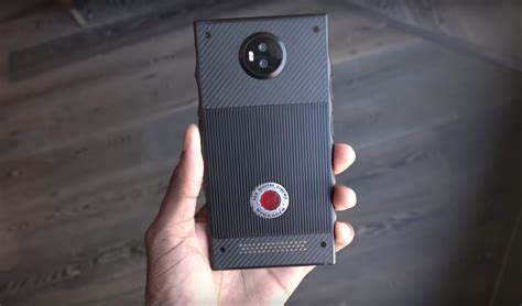 Smartphone de titânio RED Hydrogen One começa a ser vendido por US$ 1,5 ...