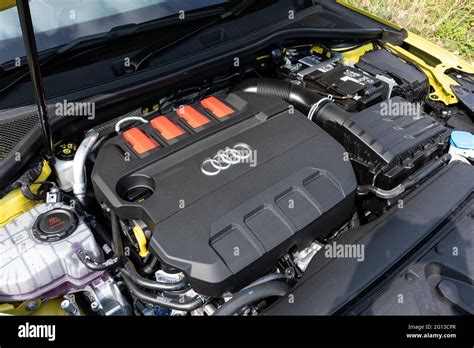 He S3 Engine Hi Res Stock Photography And Images Alamy