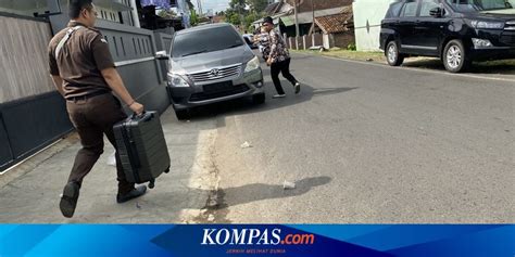 Usut Korupsi Retribusi Sampah Kejati Lampung Geledah Rumah Mantan