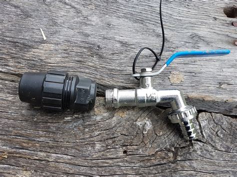 how to connect water pipe to pvc