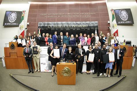 Reconocen en el Senado a locutores y actores de doblaje emblemáticos de