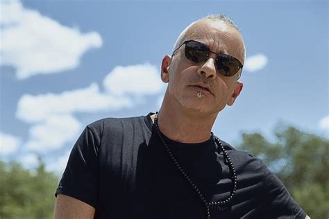 Il Battito Infinito Di Eros Ramazzotti Racconta Gli Amori Con L Aiuto