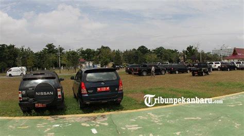 Ban Kempes Cat Terkelupas Puluhan Mobil Dinas Pemprov Yang