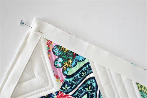 Saltwater Quilts Binding Corners Tutorial Square And Pretty