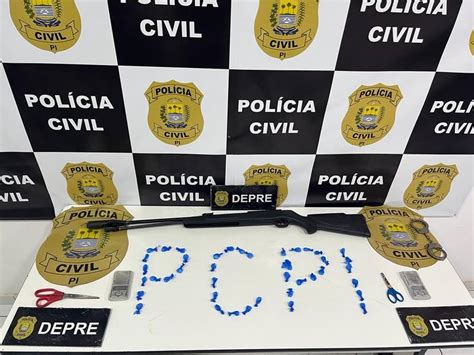 Polícia Civil fecha boca de fumo e prende duas pessoas na zona sul