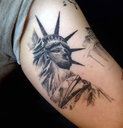 Lista 97 Foto Brazo Tatuajes De La Estatua De La Libertad Alta