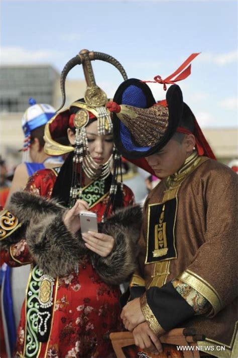 Nine White Banners Costumes Around The World Mongolia Mongolian