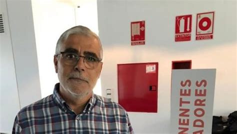 Carlos Castillo Dimite Como Director De La Gerencia De La Atenci N