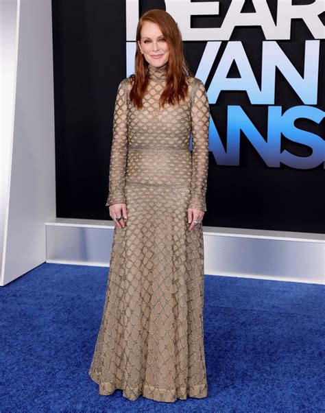 Julianne Moore Wore Valentino To The Dear Evan Hansen La Premiere