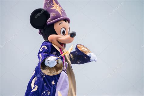 Disney Characters Parade in Disneyland – Stock Editorial Photo ...