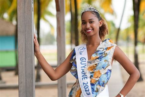 Audrey Ho Wen Tsa Lue Re Dauphine De Miss France