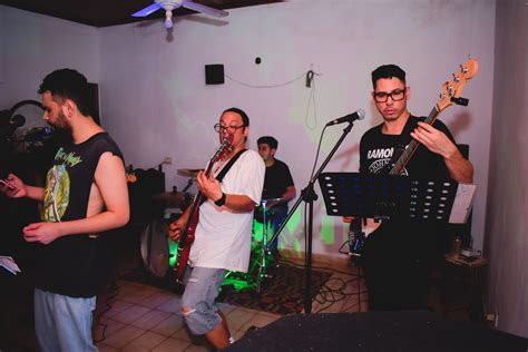 Los Otros Le Puso Rock A La Noche De S Bado Con Un Tributo A