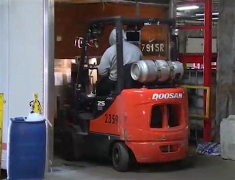 Essential Loading Dock Safety Tips Online Safety Trainer