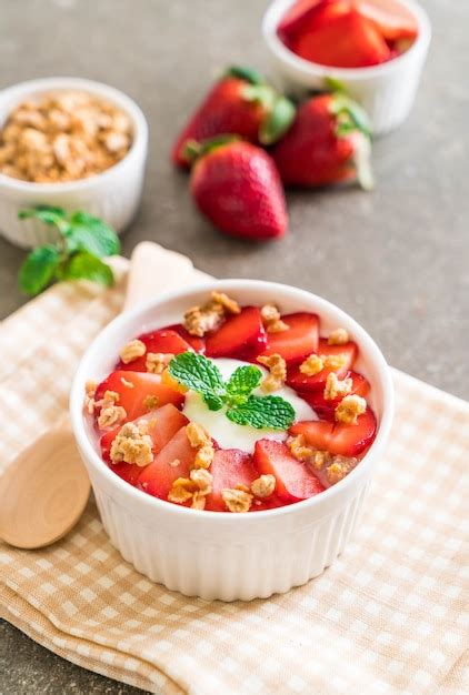 Premium Photo Yogurt With Strawberry And Granola