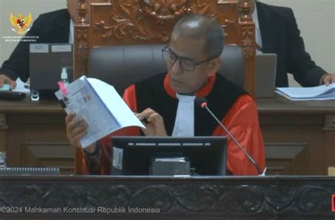 Hakim Konstitusi Merasa Janggal Tanda Tangan Daftar Hadir Di Tps