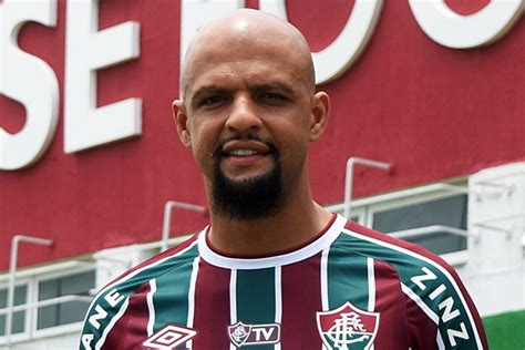 Jogador do Fluminense é assaltado na Av Brasil após sair do Maracanã