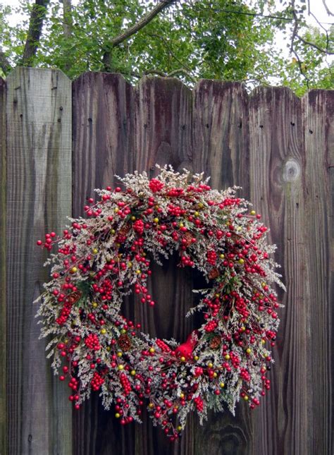 17 Whimsical Handmade Christmas Wreath Designs For Inspiration