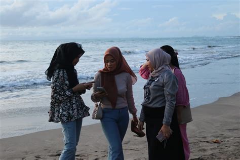 Cuaca Bersahabat Pantai Anyer Cinangka Aman Dikunjungi Saat Libur