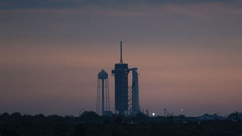 Spacex Le Lancement Du Vol Habité Reporté à Cause Du Mauvais Temps