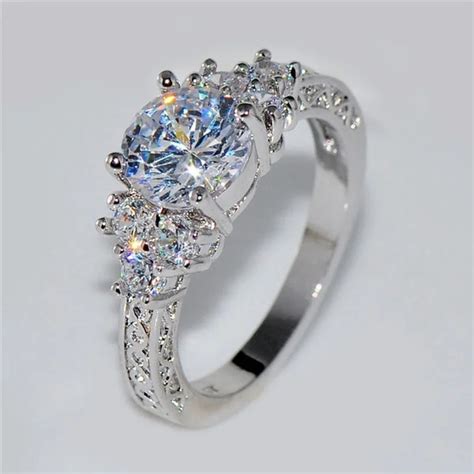 Exquisite Fashion Silver Color Engagement Rings For Women Fashion White