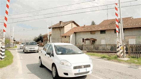 Centallo In 600 Chiedonoun Ponte Sulla Ferrovia La Stampa