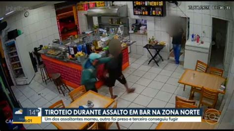 Vídeo Homem morre baleado após assaltar bar na Zona Norte de SP vídeo