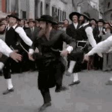 Rabbi Jacob GIF - Rabbi Jacob Danse - Discover & Share GIFs