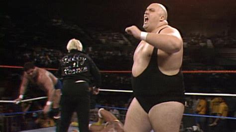 King Kong Bundy Crushes Hulk Hogan Saturday Night S Main Event March