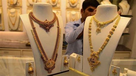 Gold Price Surpasses Rs Per Tola Sets New Record In Pakistan