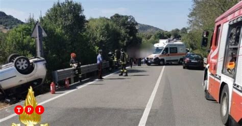 Incidente Stradale A Cagliari Quattro Ragazzi Morti Due Feriti In