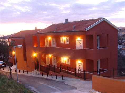 Туры в отель Aleksandra Hotel 2* (Черногория, Будва) - цена, фото, описание