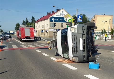 Kraksa W Centrum Tarnowa Na Ulicy Krakowskiej Zderzy Si Samoch D