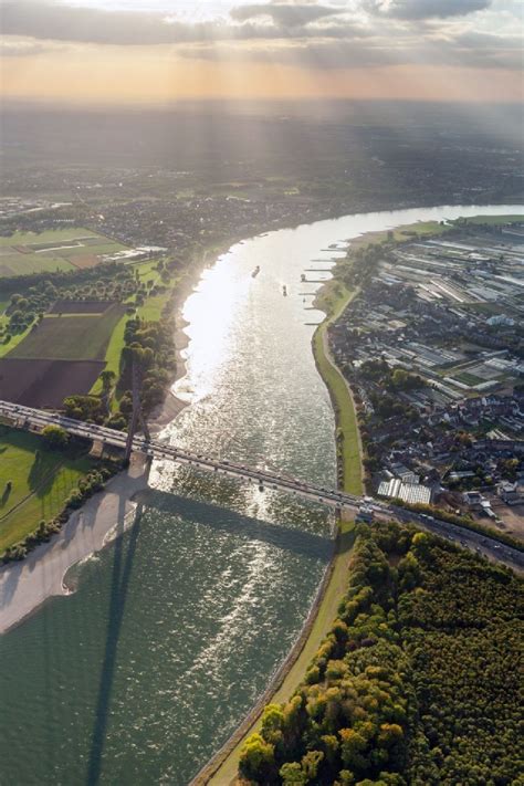 D Sseldorf Aus Der Vogelperspektive Fleher Br Cke Zwischen D Sseldorf