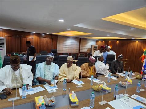 Apc Govs Campaign Council Members Meet In Abuja Trending News