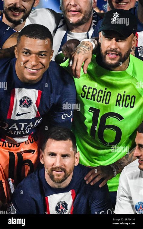 Kylian Mbappe Du Psg Neymar Jr Du Psg Et Lionel Leo Messi Du Psg