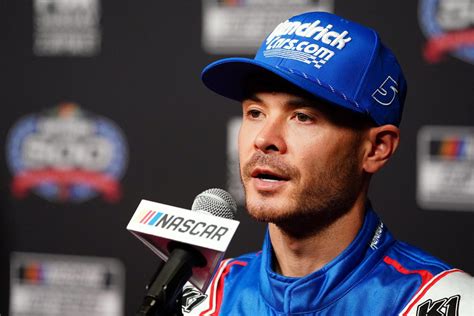 Kyle Larson Backs Nascars Unpopular Decision Uncovering Grave Safety