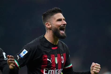 Rinnovo Giroud Milan La Distanza è Ridotta Le Cifre