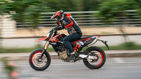 Ducati Hypermotard 698 Mono Launched In India At Rs 16 50 Lakh MotoMotar