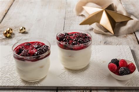 Ricetta Panna Cotta Con Coulis Ai Frutti Di Bosco Cucchiaio D Argento