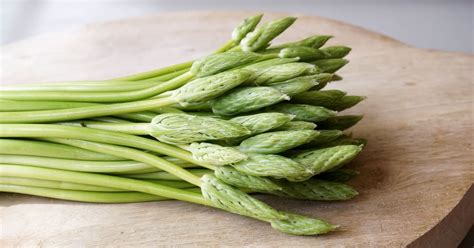 Asperges Sauvages Asparagus Acutifolius Des Recettes Pour Les D Couvrir