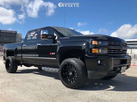 2018 Chevrolet Silverado 2500 Hd With 22x12 44 Hostile Fury And 33125r22 Nitto Recon Grappler