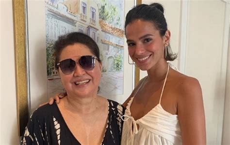 Bruna Marquezine Visita Zoe Filha De Sabrina Sato OFuxico