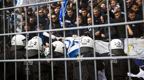 Hertha Fans Randalieren Bei Ausw Rtsspiel In Dortmund